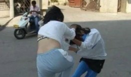 初中女生打架撕衣视频在线观看,初中女生撕衣打架事件视频曝光