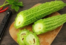 抖音网红田心三水吃瓜,揭秘网红田心三水吃瓜背后的故事