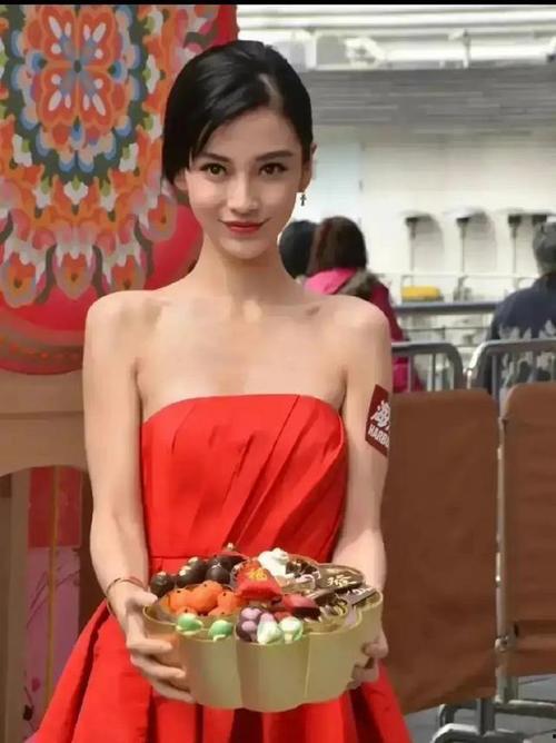 娱乐圈吃瓜群众指的ww女星是谁,吃瓜群众热议的WW女星究竟是谁？